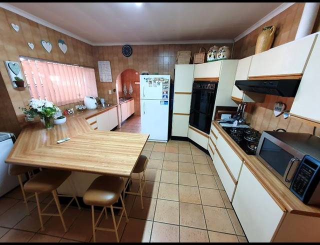 3 BEDROOM HOUSE FOR SALE IN DORANDIA